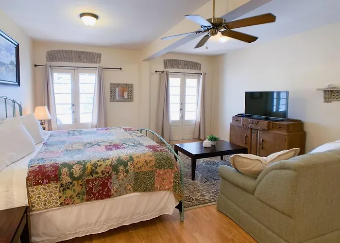 Schmitz Bed & Breakfast