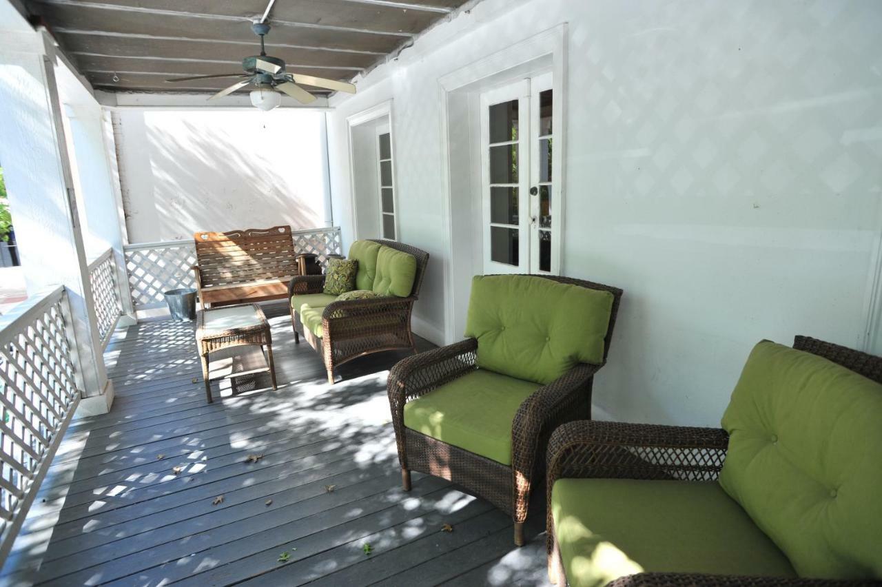 Schmitz Bed & Breakfast Aparthotel New Braunfels